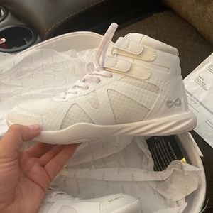 Brand new size 5.5 Nfinity Beast Mid Top